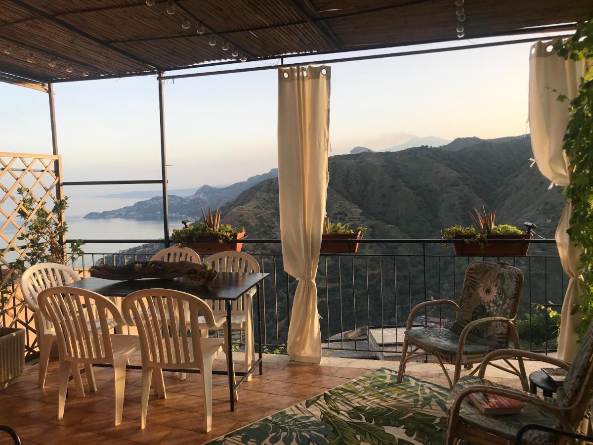 The Secret Garden Villa Forza d'Agro Exterior photo