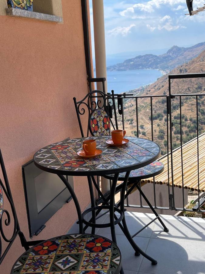The Secret Garden Villa Forza d'Agro Exterior photo