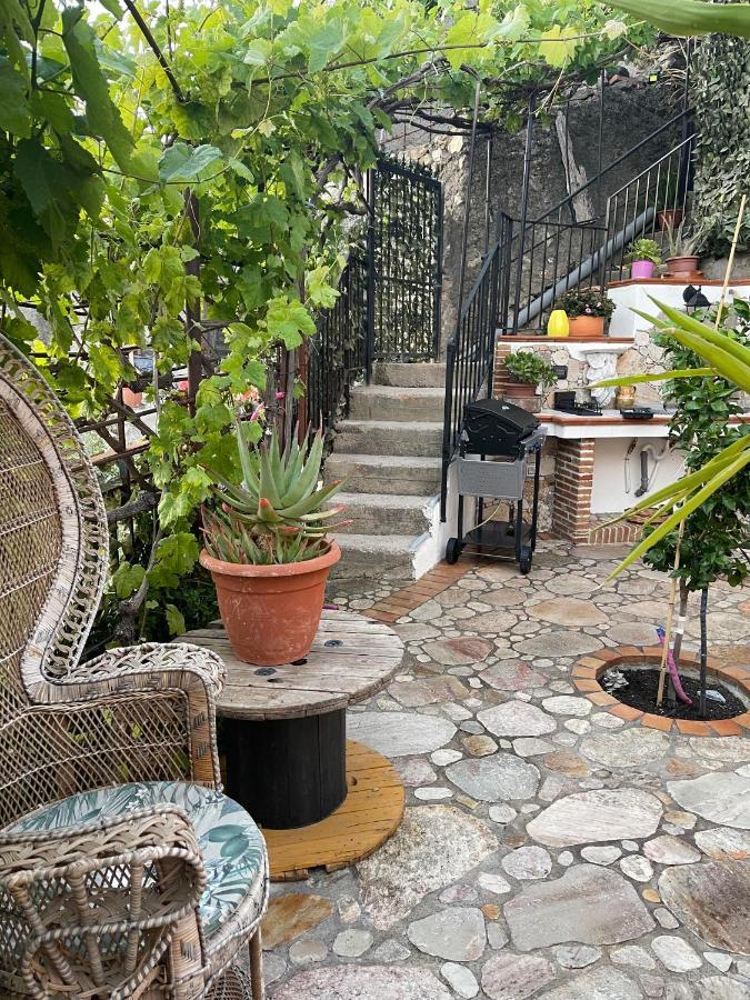 The Secret Garden Villa Forza d'Agro Exterior photo