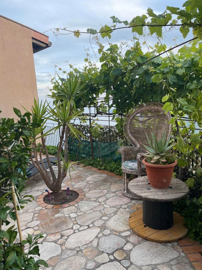 The Secret Garden Villa Forza d'Agro Exterior photo