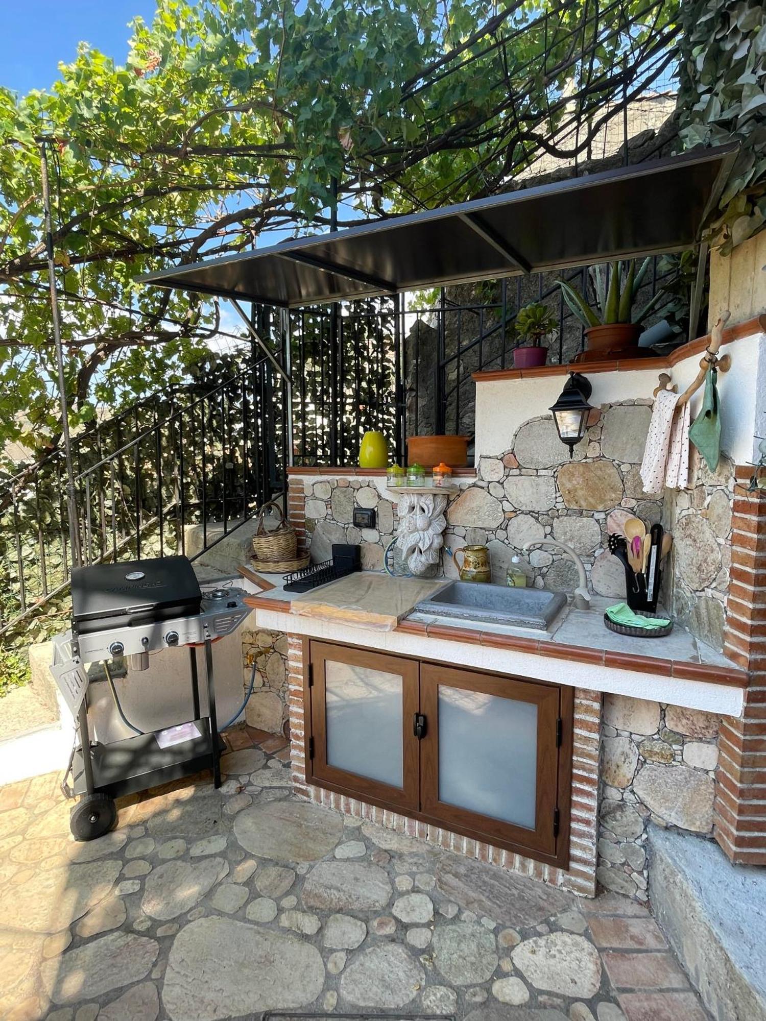 The Secret Garden Villa Forza d'Agro Exterior photo