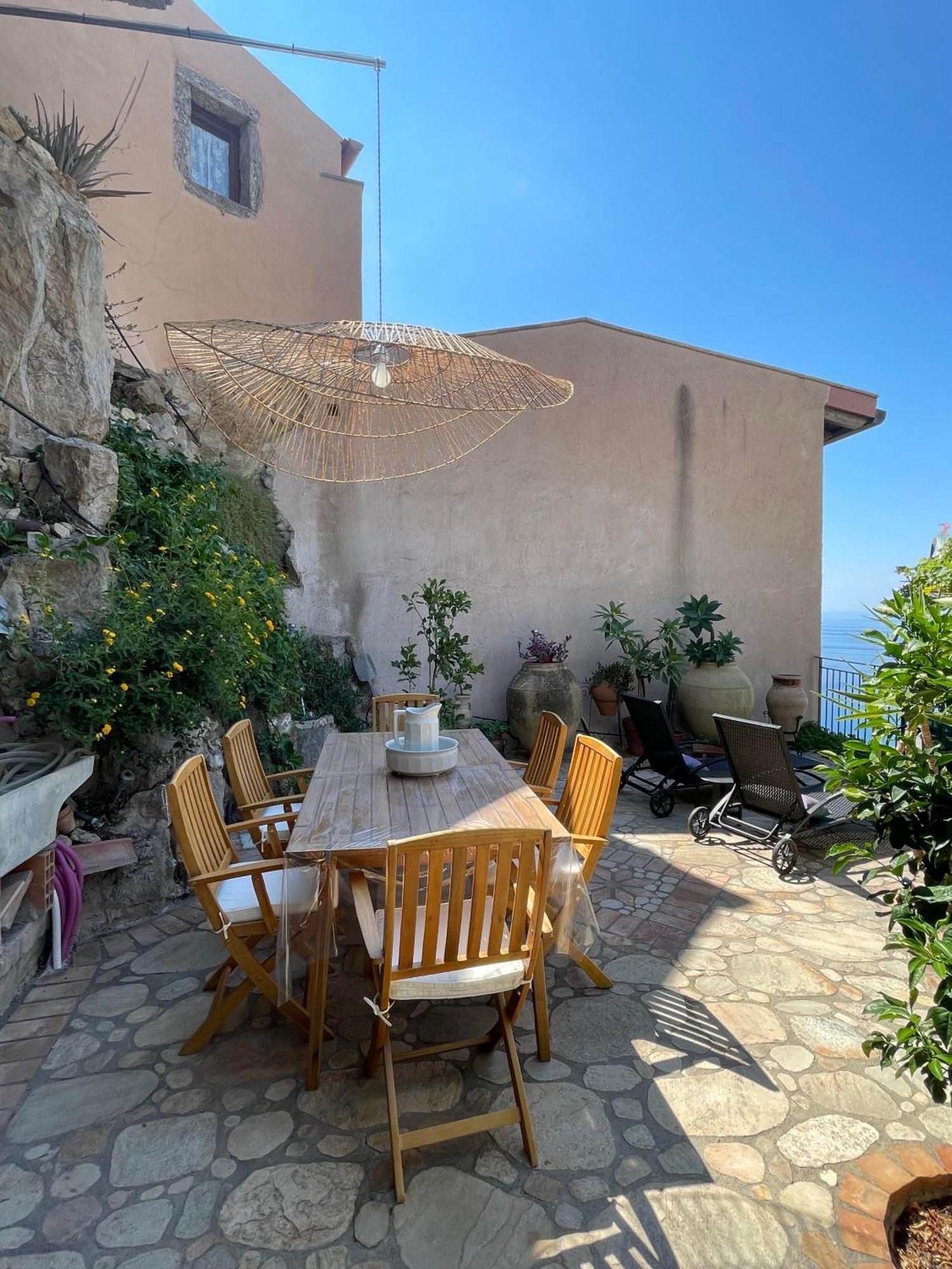 The Secret Garden Villa Forza d'Agro Exterior photo